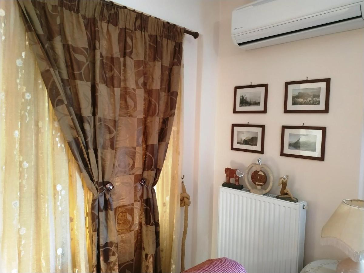 Thalia Apartment In Kalamata, 15' Walk From The City Center And The Beach Exterior foto